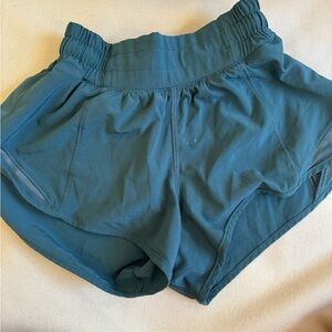 Lululemon 2.5 hottie hot shorts size O